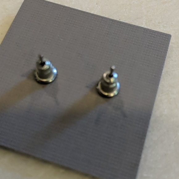 Minnie Mouse Enamel Stud Earrings VINTAGE and so CUTE!!! - Picture 2 of 3